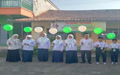 Awal Tahun Ajaran Baru di MTs Ma'arif NU Buaran Diawali dengan Upacara Penyambutan dan MATSAMA